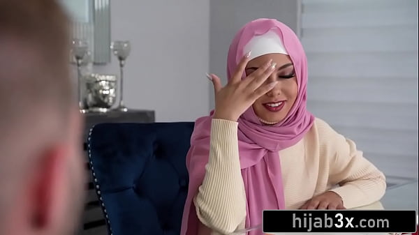 petite muslim beauty fucks while keeping her hijab on 3
