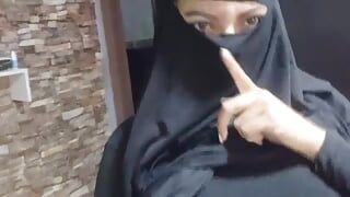 real sexy amateur muslim arabian milf masturbates squirting fluid gushy pussy to orgasm hard in niqab 3