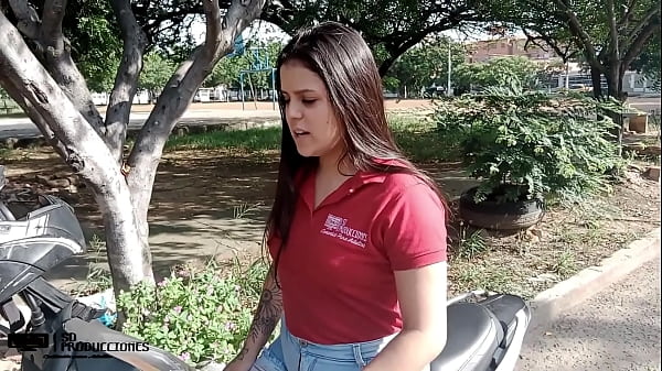 me motocicleta se averio y un extrano me ayuda con el mantenimiento 3