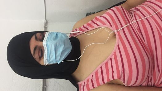 hot wife masturbates on cam to please a subscriber 3
